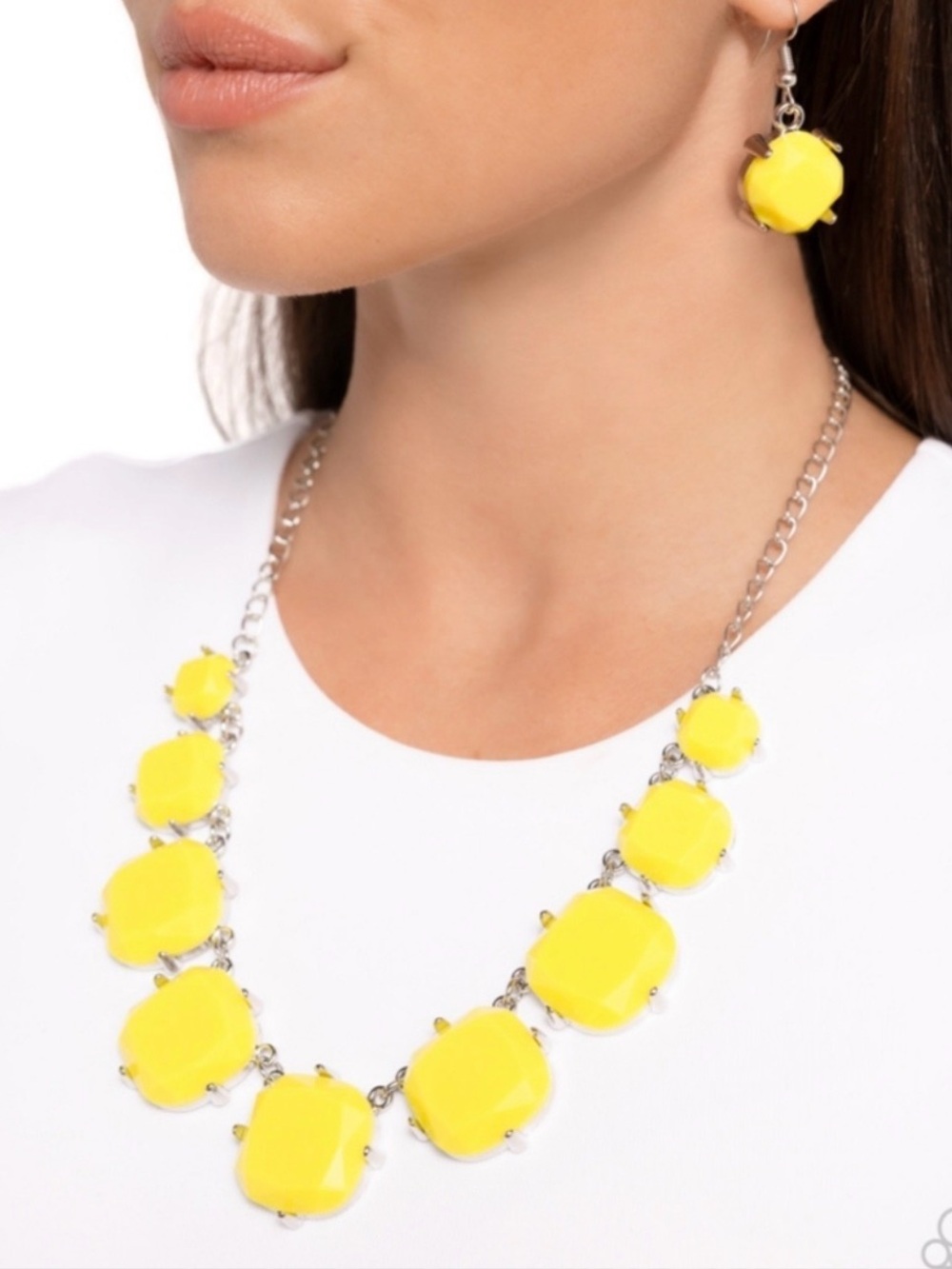paparazzi Bright Yellow Statement Necklace with Matching Earrings
